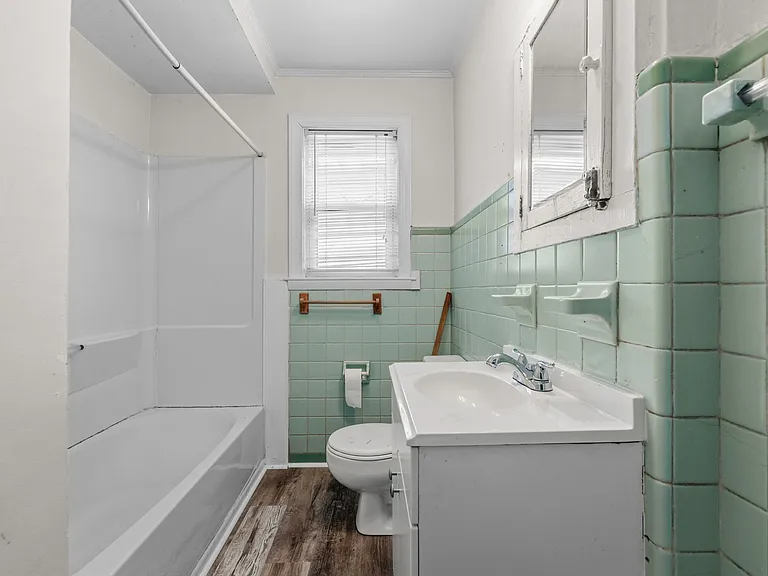 1402 W Market St #1402 — Photo 3