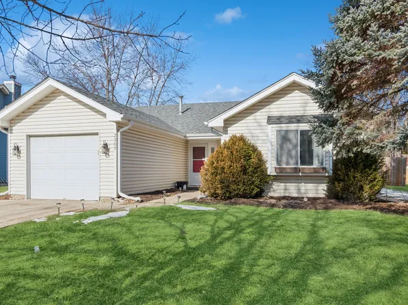 2307 Woodview Ln, Naperville, IL 60565