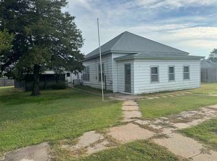 117 Tucker St, Jetmore, KS 67854