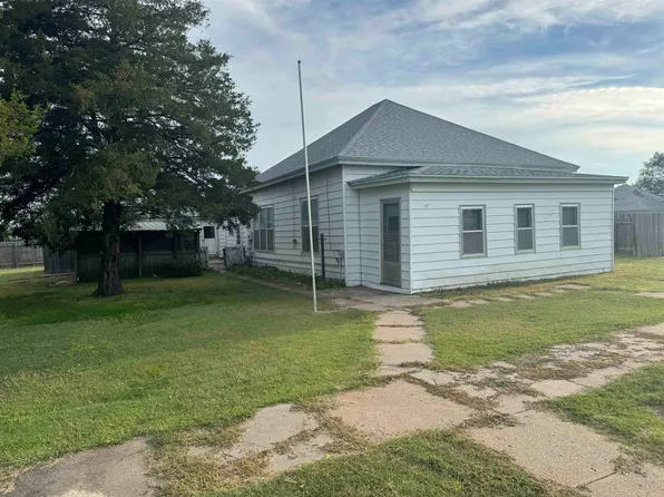 117 Tucker St, Jetmore, KS 67854