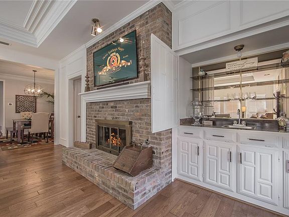 3rd image of 2313 Club Oaks Ct