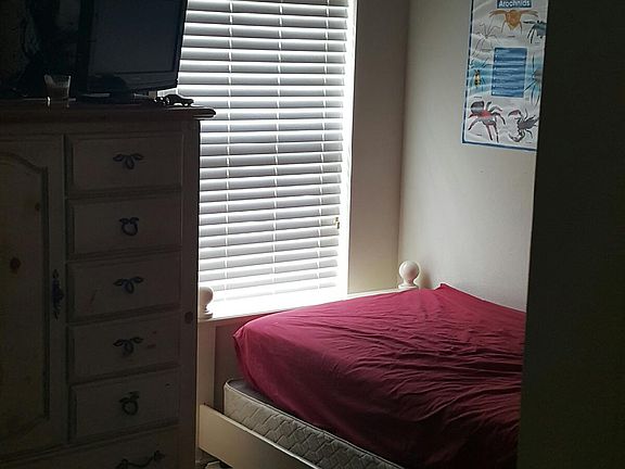 3rd image of 13911 Abbey Ln