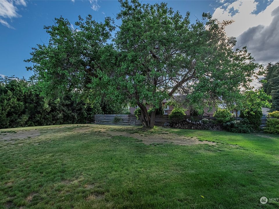 1st image of 1410 N Capri Drive