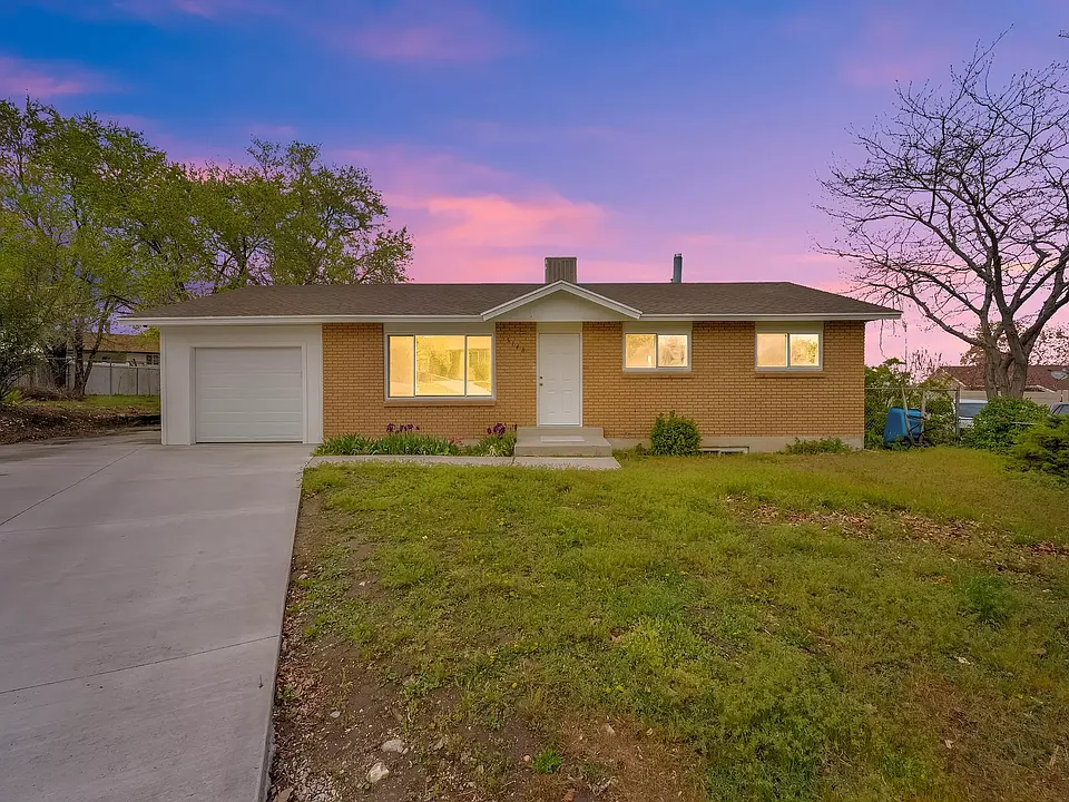 5148 W Red Flower Cir