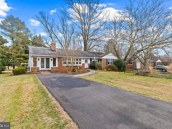 3rd image of 8419 High Ridge Rd
