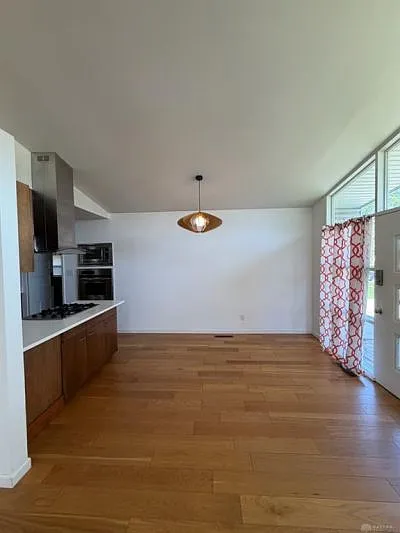 Building Photo - 4924 Bayside Dr