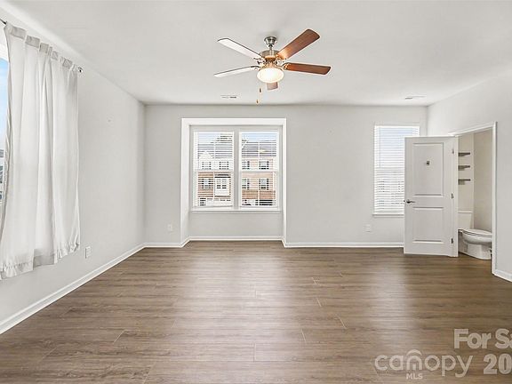 5th image of 2662 Grantham Place Dr