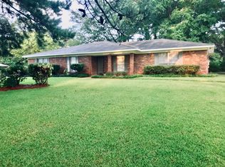 130 Swan Lake Dr, Jackson, MS 39212