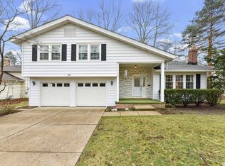 85 Huntington Woods Pkwy, Bay Village, OH