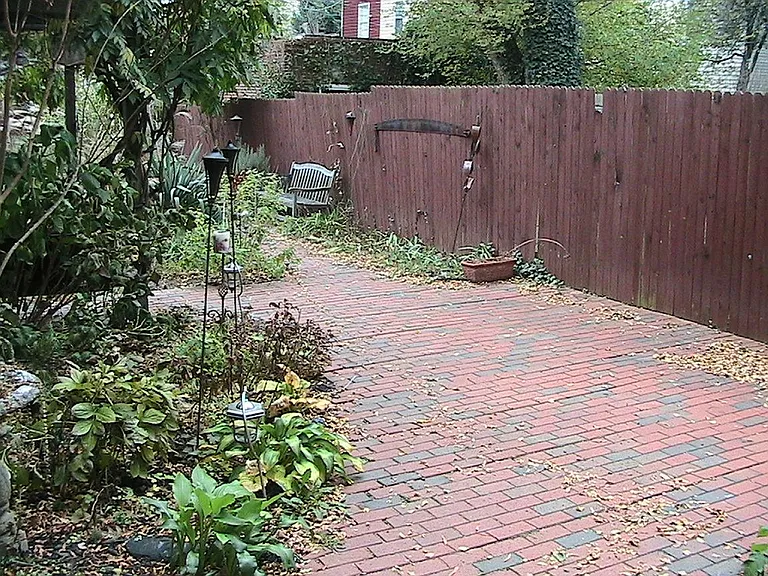 2917 E Marshall St — Photo 2