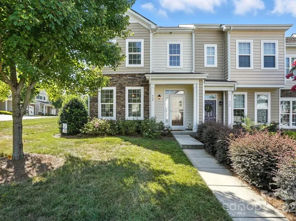 468 Spring Gardens Dr, Belmont, NC 28012
