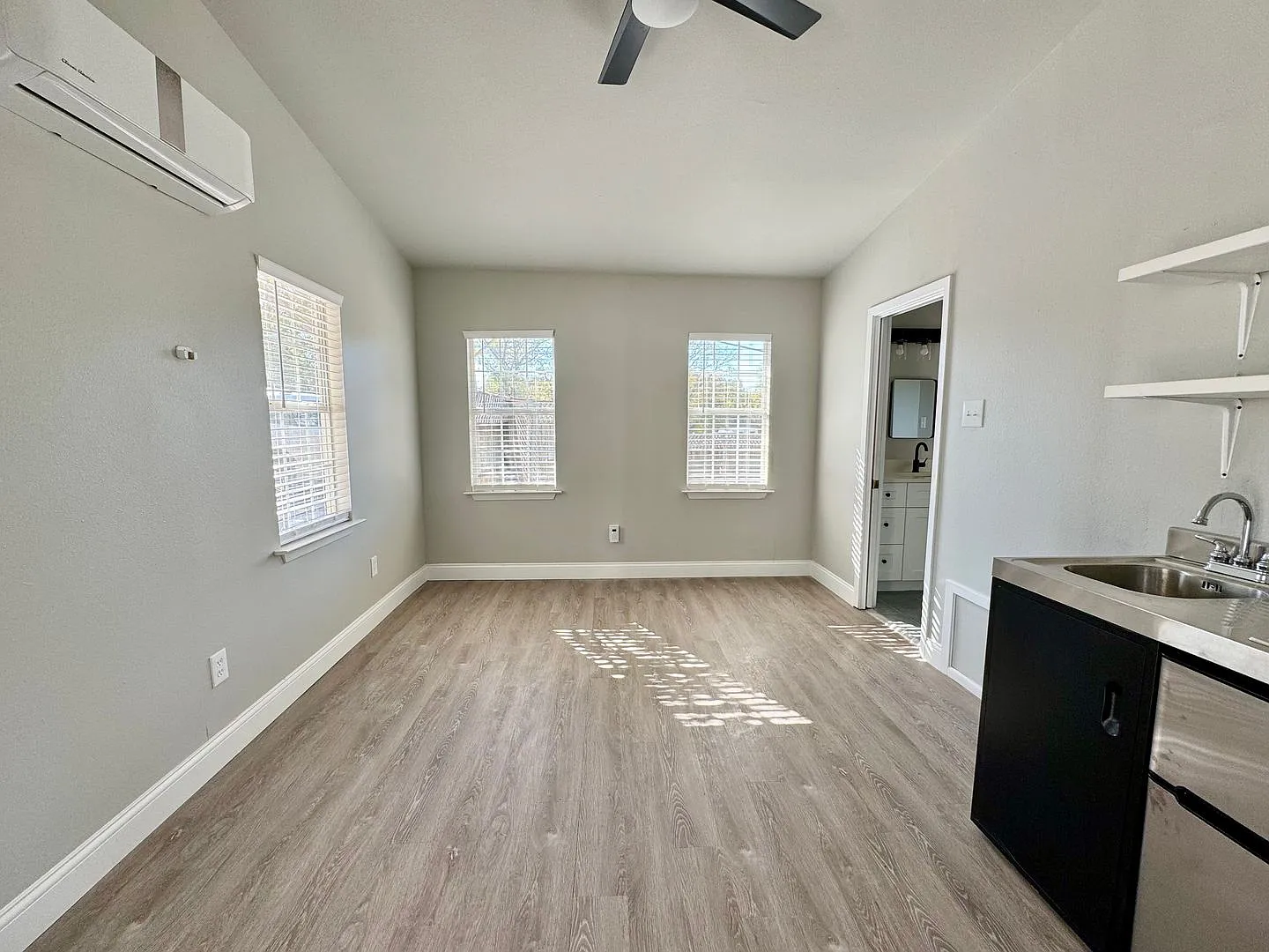 705 Sunrise Ave — Photo 3