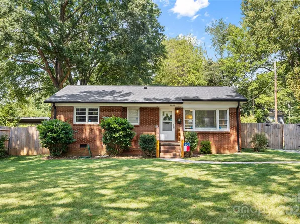 2809 Arnold Dr, Charlotte, NC 28205
