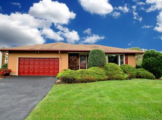 67 Stratton Dr, Hamilton, NJ 08690