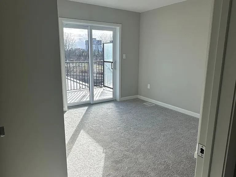 708 Woolwich St #212 — Photo 3