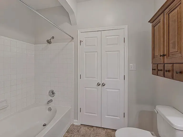 320 Riverbend Dr #3C — Photo 14