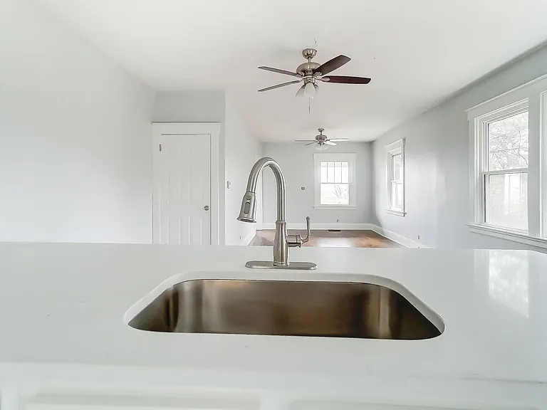 2307 Center St — Photo 22