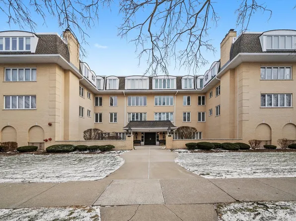 75 6th Ave APT 302, La Grange, IL 60525