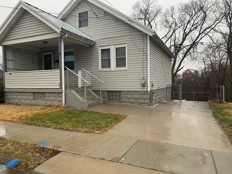 812 Elmwood St — Photo 11