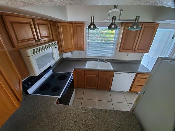 2nd image of 1010 Shorewinds Dr Unit A