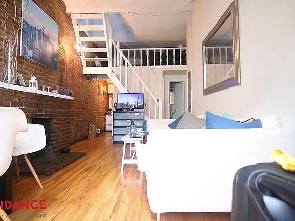 2nd image of 127 W 85th St APT 4B