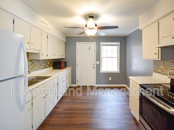 4th image of 1045 Harbor View Rd #B