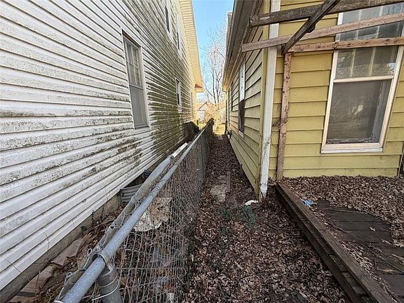 2nd image of 216 S Prospect Ave