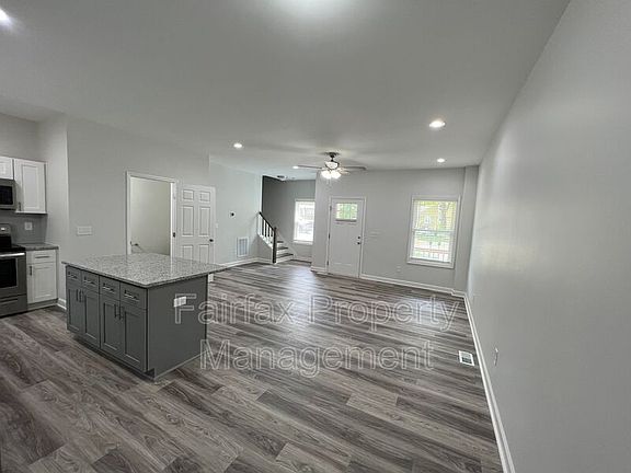4th image of 2805A Dearborn Dr