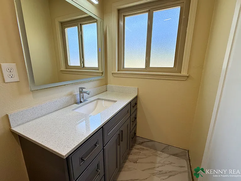 2504 Tipperary Ave — Photo 26