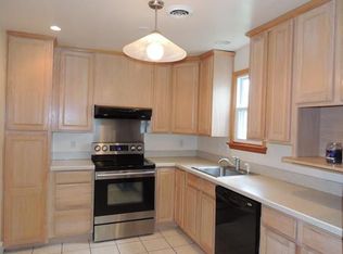 14 E Green Valley Cir, Newark, DE 19711