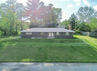 4900 Eiffel Dr, Godfrey, IL 62035