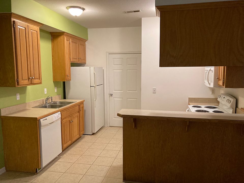 2nd image of 4420 SE Michigan Ave