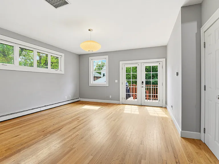 975 S Vine St — Photo 15