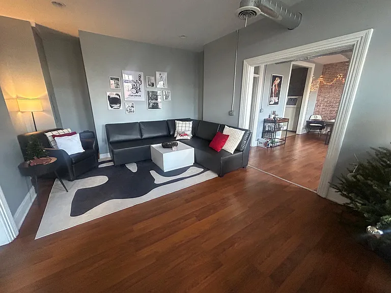 142 Court St #B — Photo 4