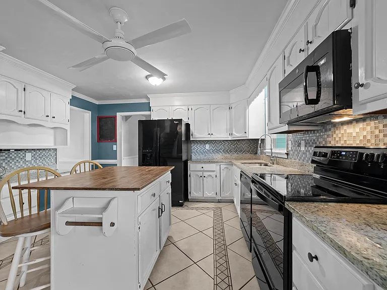 435 Currituck Dr — Photo 36