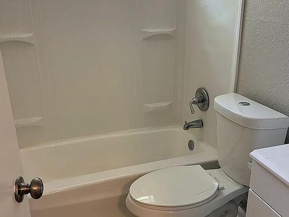 5th image of 116 E Holston Ln #116