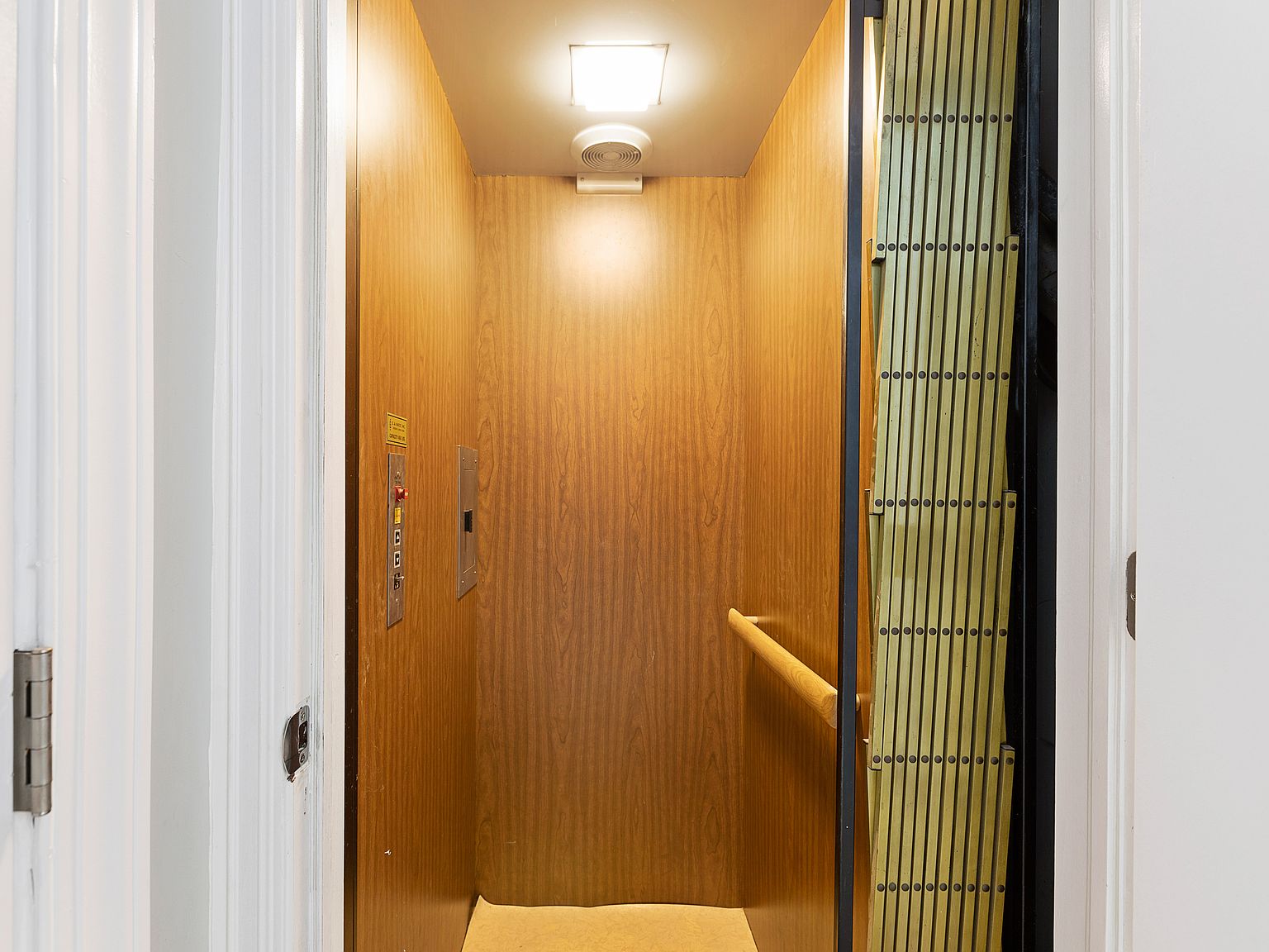 31 Half Moon Isle, Jersey City, NJ 07305 Zillow