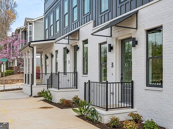 2nd image of 1160 Boulevard Se #3