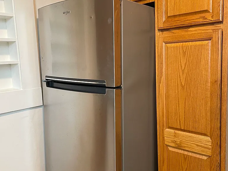 220 W Willow St — Photo 11