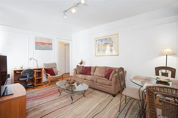 Rented by Susan Finkel, LREB | media 4