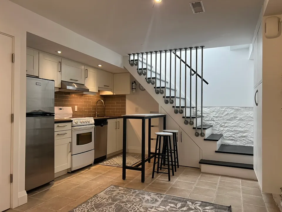 236 Greenwood Ave