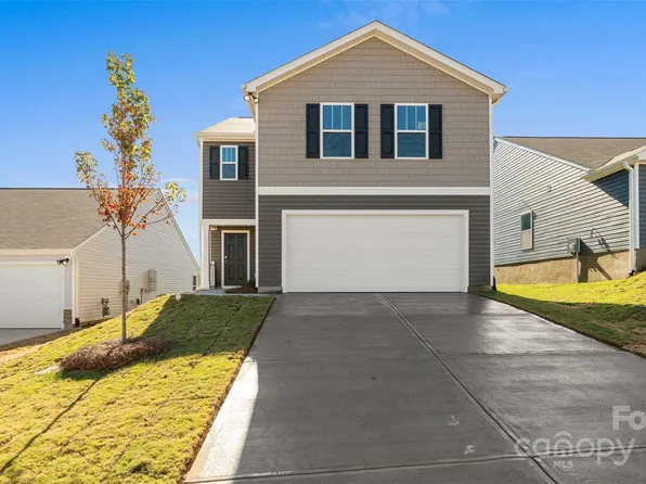 58 Caroline Valley Ln, Hendersonville, NC 28792