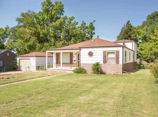 712 W 5th St, Mccook, NE 69001