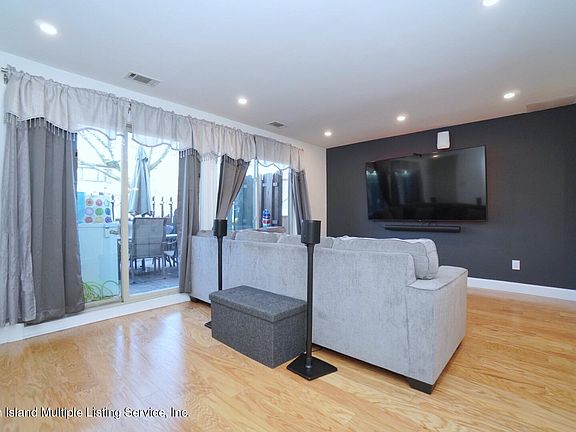 5th image of 36 Bunnell Ct #A