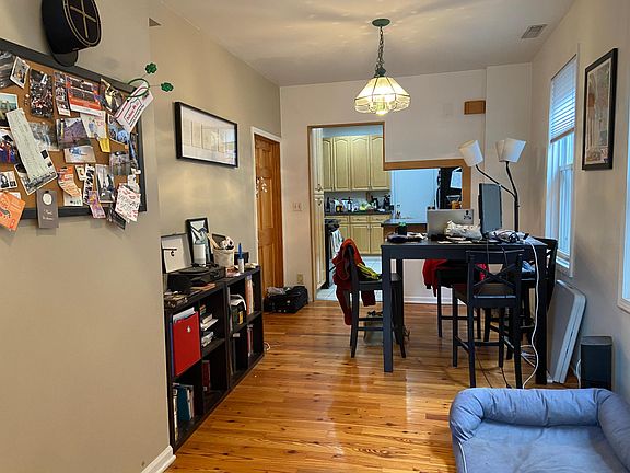 5th image of 2043 N Wolcott Ave #2TOP