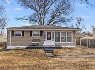 10044 Pepper Ln, Saint Louis, MO