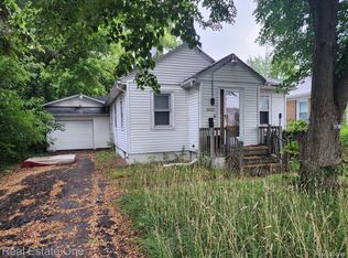 3065 E Holland Rd, Saginaw, MI 48601