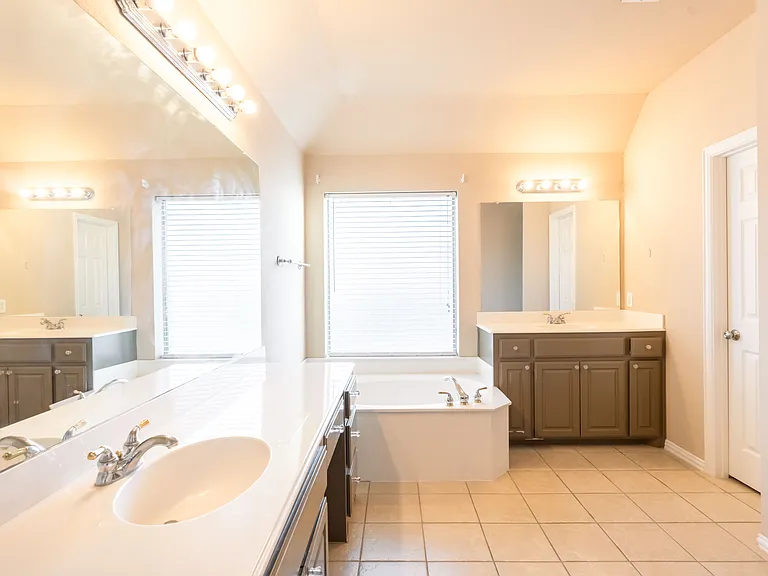 2505 Vista Oaks Dr — Photo 9