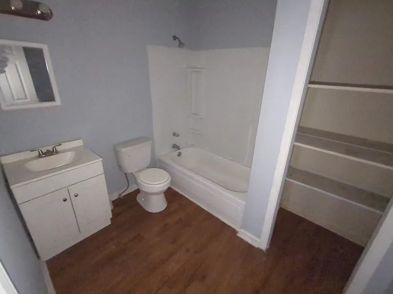 109 Southview Dr #8 — Photo 5