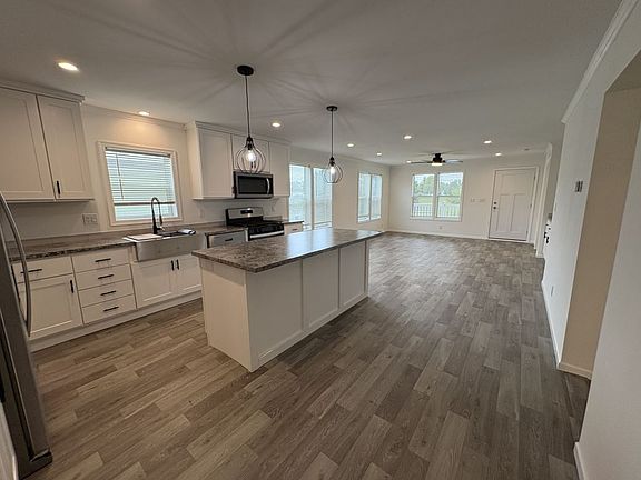 4th image of 5103 W Sawgrass Dr #424